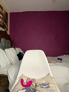 Snapshot of SSEXYBUBBLEBUTT101 chatting on March 20, 6:53 pm SSEXYBUBBLEBUTT101 online show from March 20, 6:53 pm