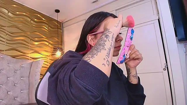 Andreita Jones online show from March 25, 11:42 am