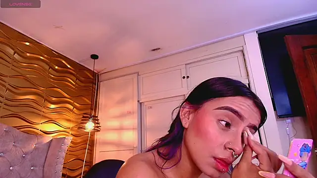 Andreita Jones online show from April 17, 11:46 am