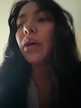 Snapshot of PetitLumiere chatting on March 19, 10:31 pm PetitLumiere online show from March 19, 10:31 pm