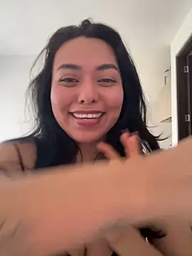 Snapshot of PetitLumiere chatting on February 17, 9:00 pm PetitLumiere online show from February 17, 9:00 pm