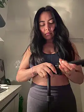 Snapshot of PetitLumiere chatting on September 25, 3:34 am PetitLumiere online show from September 25, 3:34 am