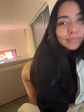 Snapshot of PetitLumiere chatting on November 10, 3:44 am PetitLumiere online show from November 10, 3:44 am