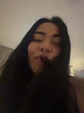 PetitLumiere online show from February 24, 4:13 am