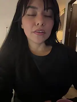 Snapshot of PetitLumiere chatting on February 28, 1:26 am PetitLumiere online show from February 28, 1:26 am