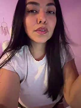 Snapshot of PetitLumiere chatting on February 3, 12:58 am PetitLumiere online show from February 3, 12:58 am