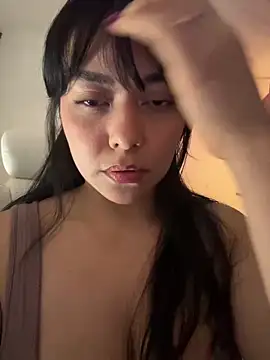 Snapshot of PetitLumiere chatting on March 3, 12:34 am PetitLumiere online show from March 3, 12:34 am