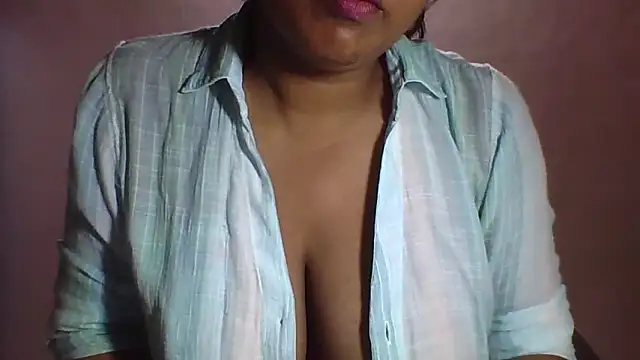 Snapshot of angelsilvia chatting on September 10, 8:35 am angelsilvia online show from September 10, 8:35 am