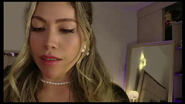 Ammy Castro online show from June 11, 10:40 pm
