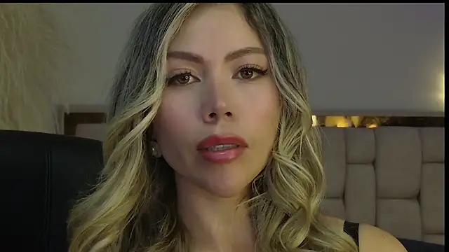 Ammy Castro online show from February 25, 9:25 pm