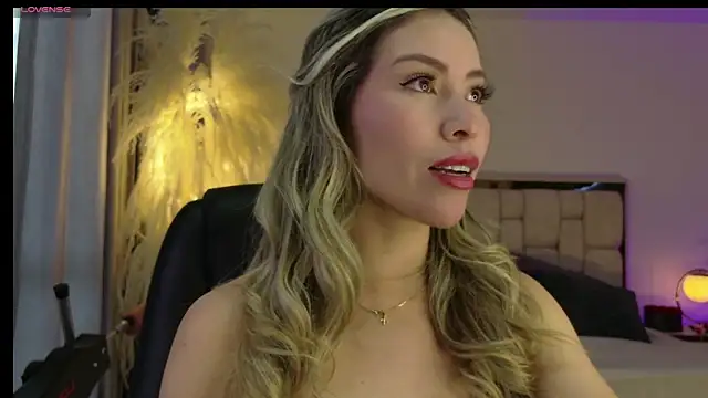 Ammy Castro online show from November 6, 9:30 pm