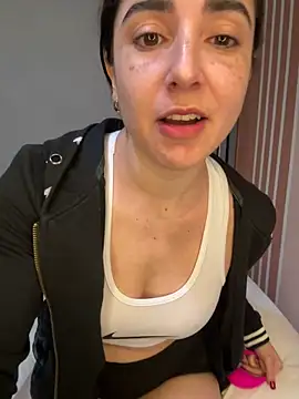 Snapshot of Victoria-And1 chatting on March 4, 1:12 am Victoria-And1 online show from March 4, 1:12 am