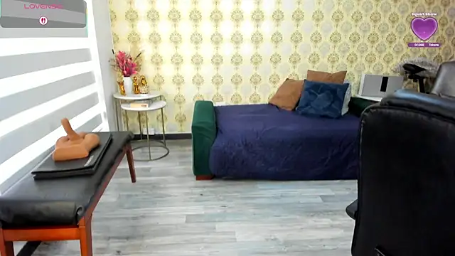 Snapshot of _angelina_class_7 chatting on June 16, 1:22 pm angelina class 7 online show from June 16, 1:22 pm
