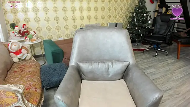 Snapshot of _angelina_class_7 chatting on December 2, 3:25 pm angelina class 7 online show from December 2, 3:25 pm