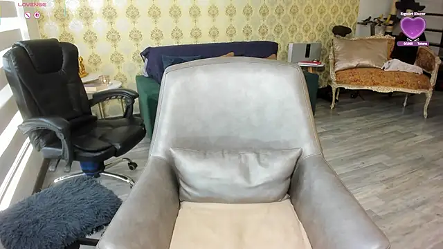 Snapshot of _angelina_class_7 chatting on November 14, 3:05 pm angelina class 7 online show from November 14, 3:05 pm