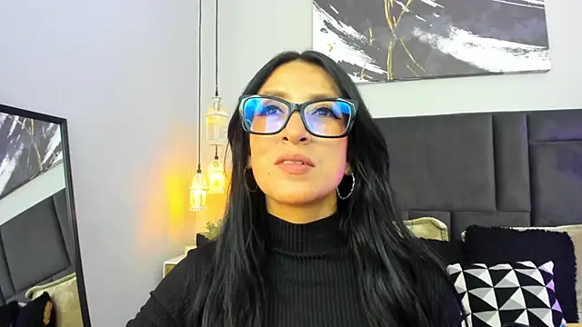 kira moon   online show from March 13, 9:09 pm