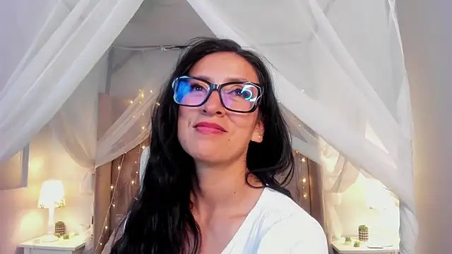 Snapshot of kira_moon__ chatting on March 16, 11:26 pm kira moon online show from March 16, 11:26 pm