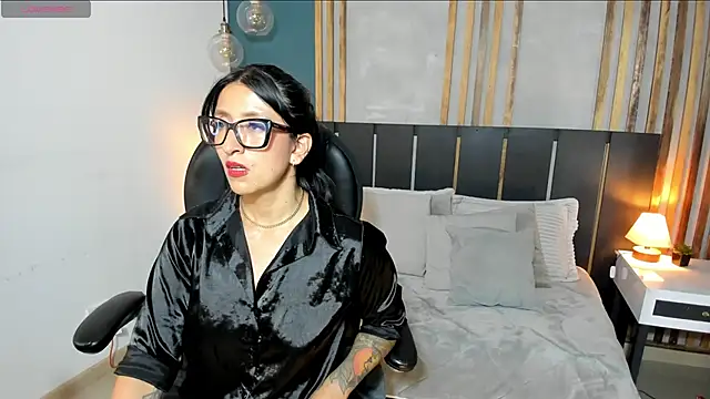 kira moon   online show from January 15, 8:56 pm