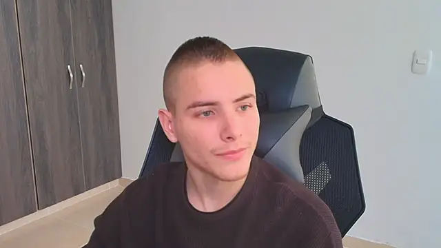 JordanThompson  online show from September 12, 9:58 pm