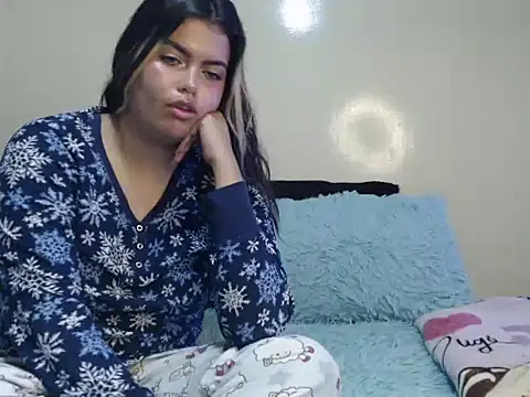 sweetkitty 16 online show from April 15, 7:29 pm