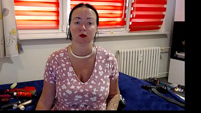 Snapshot of Alexie33 chatting on July 19, 11:29 am Alexie33 online show from July 19, 11:29 am