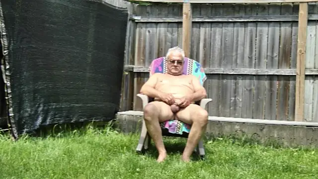 Snapshot of ButtCrackShowing-OOPS chatting on July 8, 6:52 pm ButtCrackShowing-OOPS online show from July 8, 6:52 pm