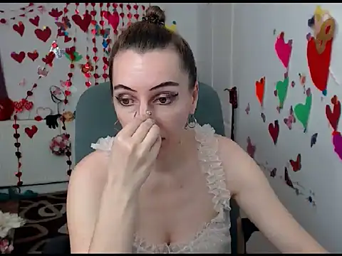 Snapshot of EvelynAngell chatting on March 13, 1:18 pm EvelynAngell online show from March 13, 1:18 pm