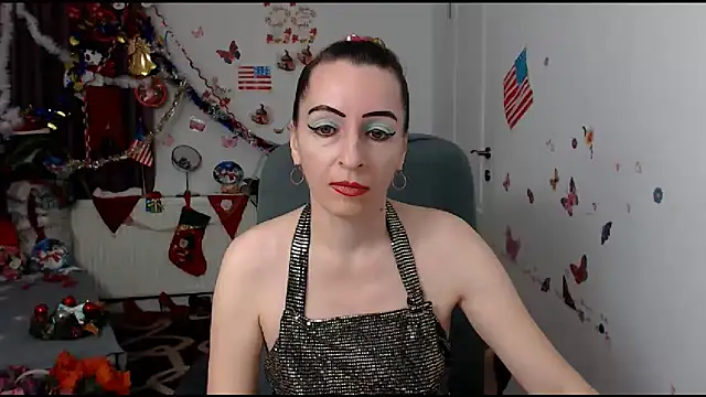 Snapshot of EvelynAngell chatting on December 7, 6:26 am EvelynAngell online show from December 7, 6:26 am
