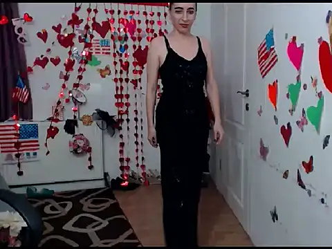 Snapshot of EvelynAngell chatting on February 5, 7:18 am EvelynAngell online show from February 5, 7:18 am
