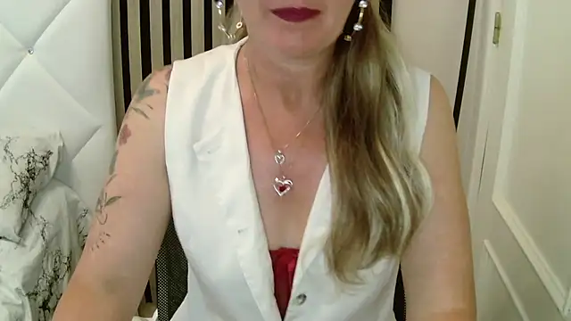 xxNoeliaxx online show from April 5, 7:37 am