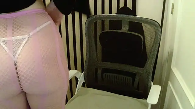 xxNoeliaxx online show from February 17, 8:00 am