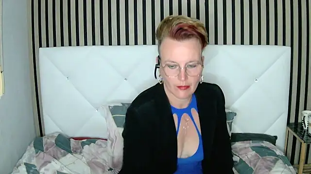 Snapshot of xxNoeliaxx chatting on February 20, 7:55 am xxNoeliaxx online show from February 20, 7:55 am