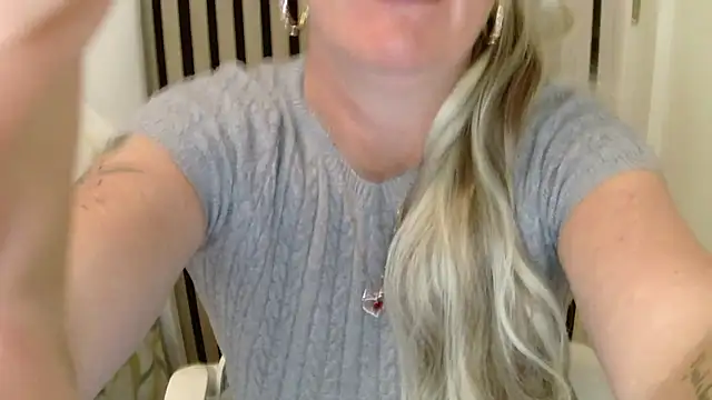 xxNoeliaxx online show from March 15, 8:54 am