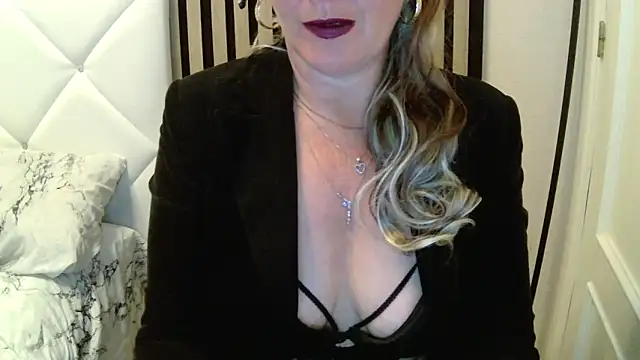 xxNoeliaxx online show from February 9, 8:01 am