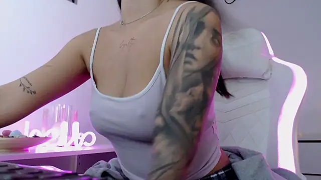 Simply the best online show from January 6, 4:00 pm