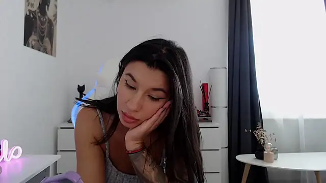 Snapshot of Simply_the_best chatting on September 19, 11:58 am Simply the best online show from September 19, 11:58 am
