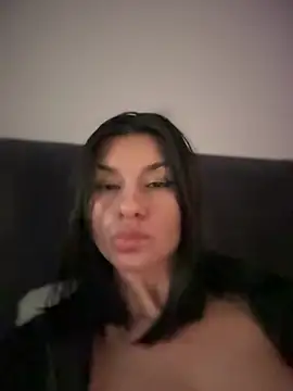 Snapshot of Simply_the_best chatting on February 17, 8:38 pm Simply the best online show from February 17, 8:38 pm
