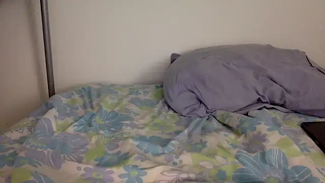 Snapshot of molozeb chatting on February 24, 1:17 am molozeb online show from February 24, 1:17 am