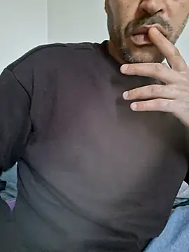 Snapshot of molozeb chatting on October 14, 4:29 pm molozeb online show from October 14, 4:29 pm