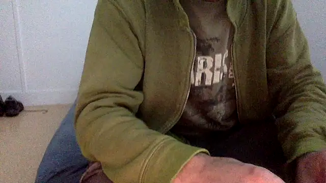 Snapshot of molozeb chatting on October 10, 2:12 am molozeb online show from October 10, 2:12 am
