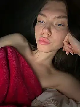 Snapshot of Lisaaa_Alisa chatting on June 8, 8:09 pm Lisaaa Alisa online show from June 8, 8:09 pm