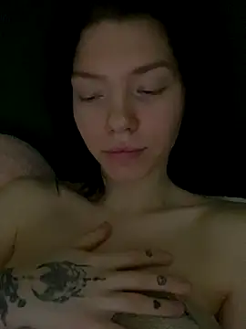 Snapshot of Lisaaa_Alisa chatting on November 16, 10:35 pm Lisaaa Alisa online show from November 16, 10:35 pm