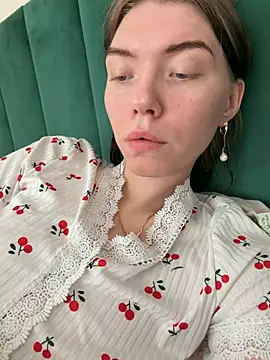 Lisaaa Alisa online show from April 27, 3:59 am