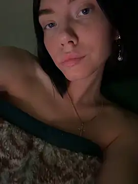 Lisaaa Alisa online show from March 20, 7:15 pm