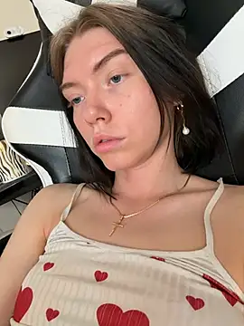 Lisaaa Alisa online show from April 16, 4:46 am