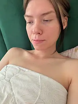 Lisaaa Alisa online show from June 18, 7:29 am