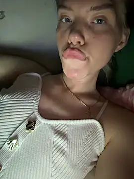 Snapshot of Lisaaa_Alisa chatting on June 3, 7:29 pm Lisaaa Alisa online show from June 3, 7:29 pm