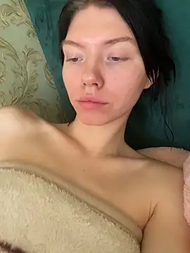 Snapshot of Lisaaa_Alisa chatting on November 18, 3:54 am Lisaaa Alisa online show from November 18, 3:54 am