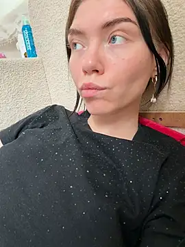 Lisaaa Alisa online show from April 22, 8:21 am