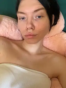 Snapshot of Lisaaa_Alisa chatting on October 28, 4:13 am Lisaaa Alisa online show from October 28, 4:13 am